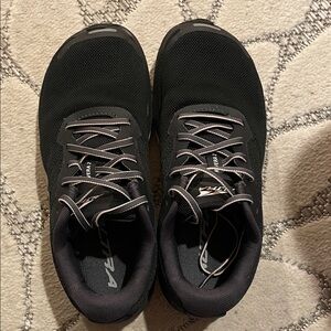 Altra Women’s Size 7 Rivera 2 Running Shoes